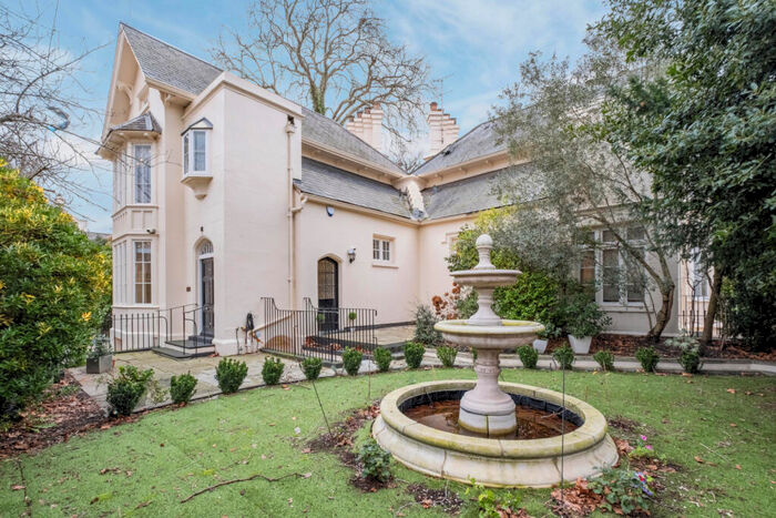 4 Bedroom End Of Terrace House To Rent In Park Village West, Camden, NW1