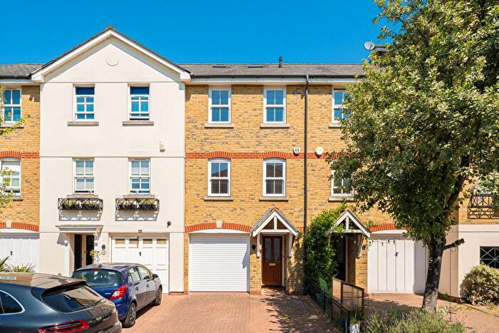 4 Bedroom Terraced House For Sale In Candler Mews, Twickenham, TW1