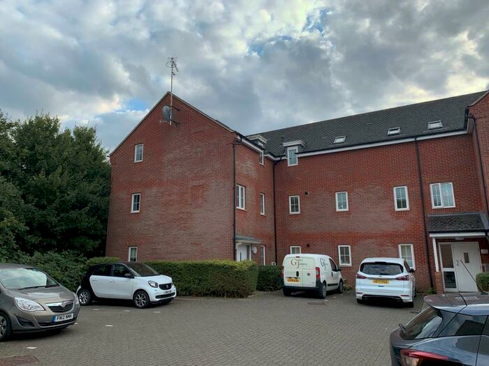 2 Bedroom Apartment To Rent In Briar Furlong, Ambrosden, OX25