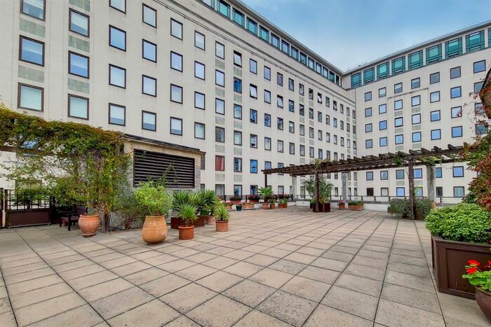 2 Bedroom Flat To Rent In Flat, Whitehouse Apartments, Belvedere Road, London, SE1
