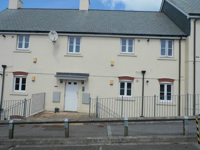 2 Bedroom Flat To Rent In Hill Hay Close, Fowey, PL23