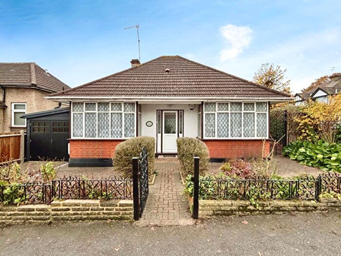 3 Bedroom Bungalow For Sale In Heming Road, Edgware, HA8