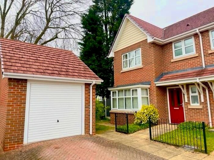 3 Bedroom Property To Rent In Hill Croft Gardens, Penn, Wolverhampton, WV4