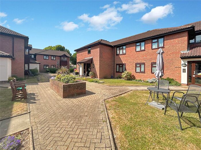 2 Bedroom Flat For Sale In Bowes Close, Sidcup, DA15
