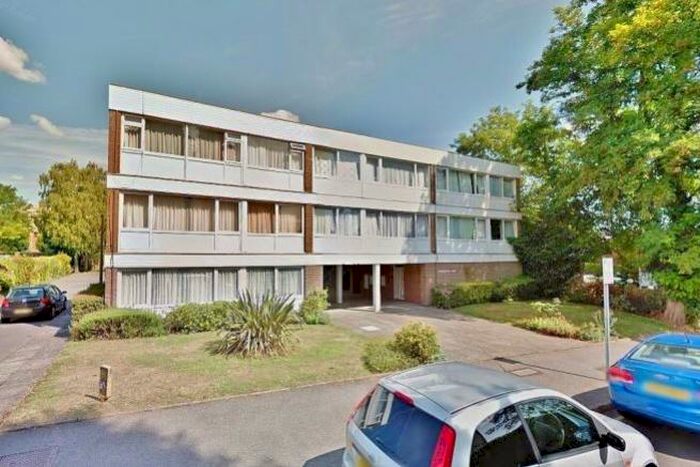 2 Bedroom Flat To Rent In Ravenswood Court, Woking, Surrey, GU22