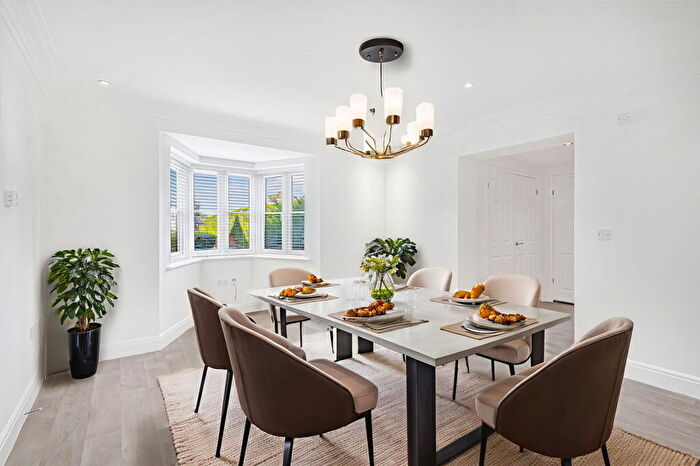 4 Bedroom Detached House To Rent In Privet Mews, Purley, CR8