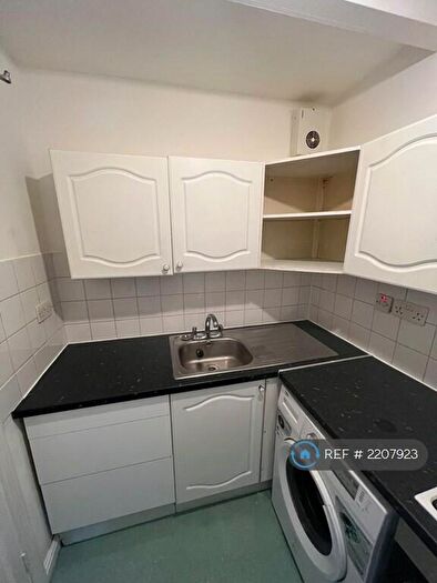2 Bedroom Maisonette To Rent In William Street, Reading, RG1