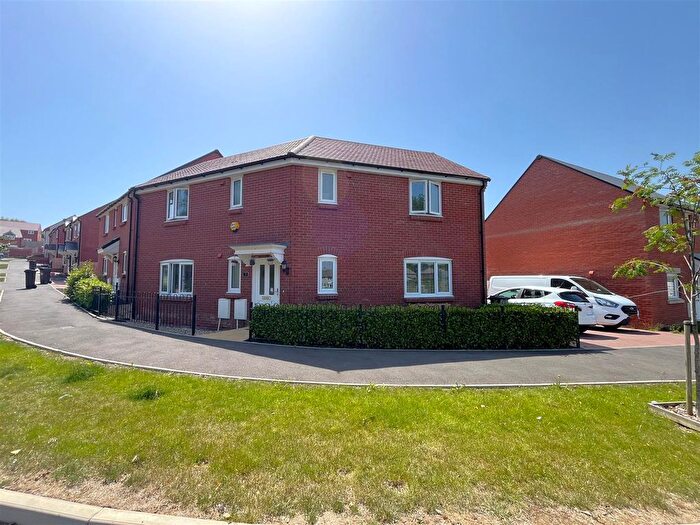 4 Bedroom Detached House For Sale In Orchard Way, Weymouth, DT4