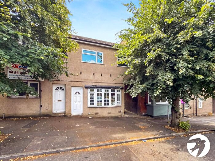 1 Bedroom Flat To Rent In Westcourt Street, Gillingham, Kent, ME7