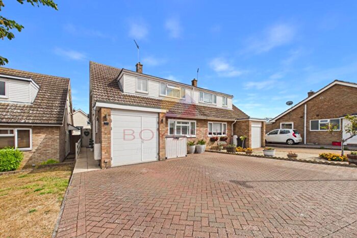 4 Bedroom Semi-Detached House For Sale In Norwood Way, Walton-on-the-Naze, CO14