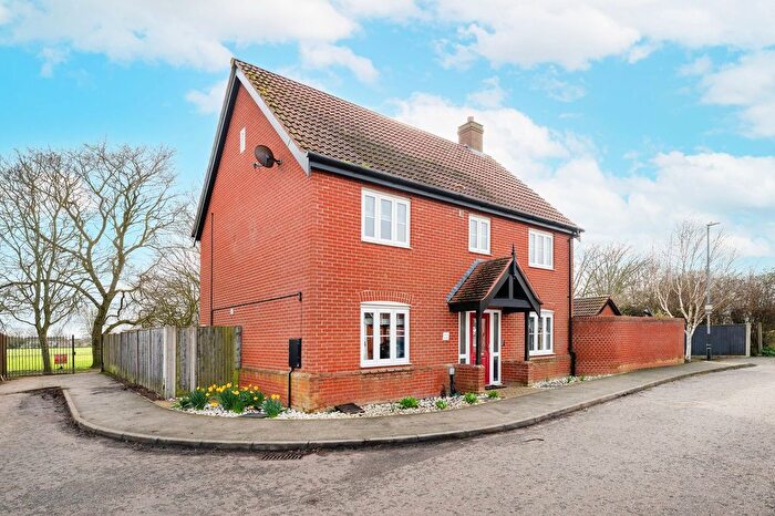 4 Bedroom Detached House For Sale In Victory Avenue, Bradwell, NR31