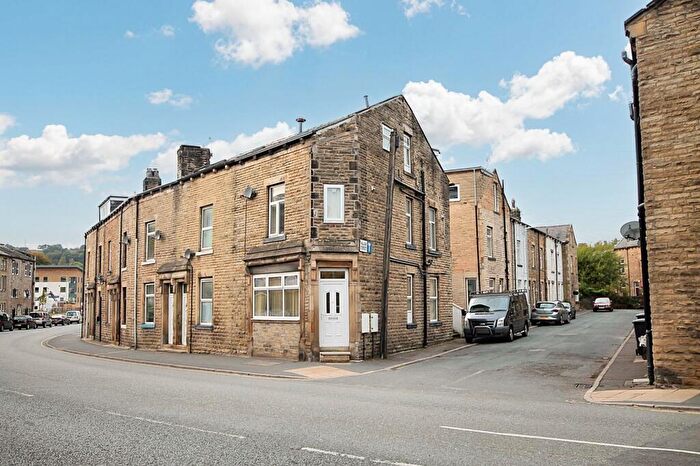 1 Bedroom Flat To Rent In Major Street, Todmorden, OL14