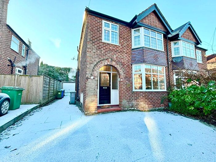 3 Bedroom Property To Rent In Richmond Road, Altrincham, WA14