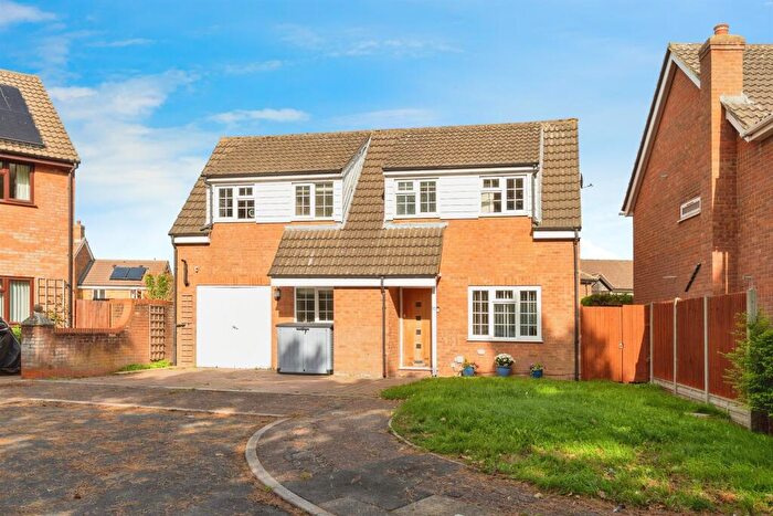 3 Bedroom Detached House For Sale In Westell Close, Baldock, SG7