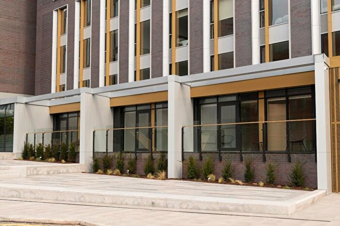 1 Bedroom Apartment To Rent In Ellesmere Street, Manchester, M15