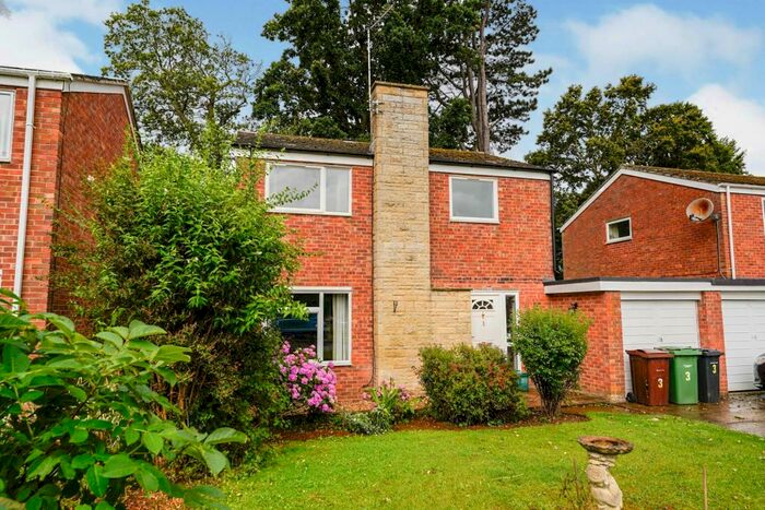 3 Bedroom Semi-Detached House To Rent In Manor Close, Shrivenham, SN6