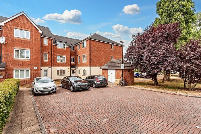 2 Bedroom Flat To Rent In Eaton Way, Templeton Court Eaton Way, WD6