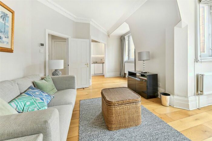 2 Bedroom Flat To Rent In South Audley Street, London, W1K