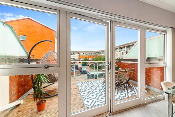 3 Bedroom Town House For Sale In Taliesin Court, Chandlery Way, Cardiff Bay, CF10