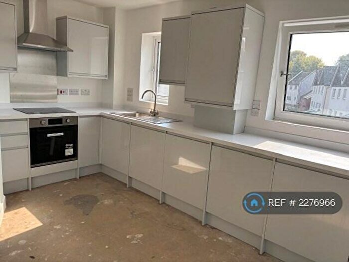 2 Bedroom Flat To Rent In Popley, Basingstoke, RG24