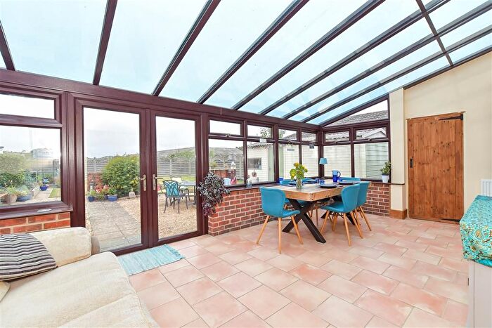 4 Bedroom Chalet For Sale In Sefter Road, Bognor Regis, West Sussex, PO21