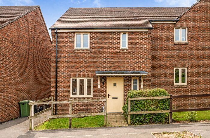 2 Bedroom Semi-Detached House For Sale In Beale Crescent, Allbrook, SO50