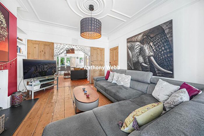 4 Bedroom Terraced House For Sale In Bourne Hill, Palmers Green, N13