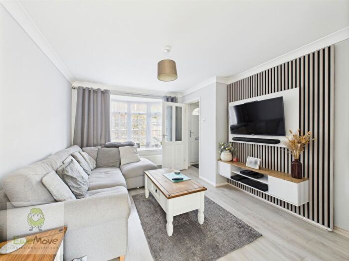 2 Bedroom Terraced House For Sale In Rushdean Road, Rochester, ME2