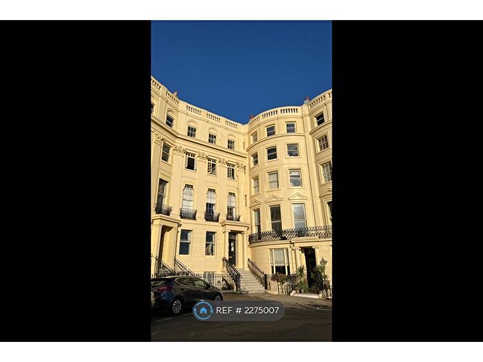 1 Bedroom Flat To Rent In Brunswick Square, Hove, BN3