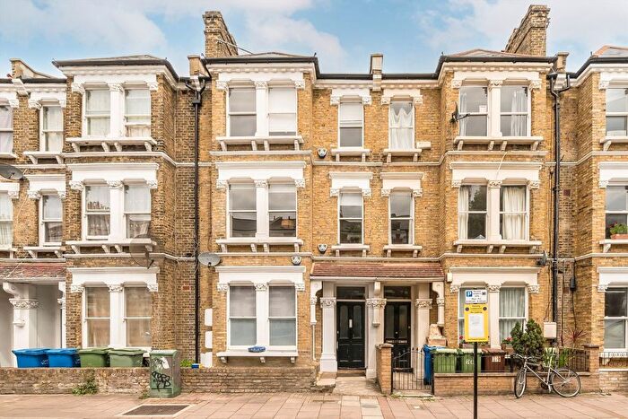 2 Bedroom Flat To Rent In Brook Drive, Kennington, SE11