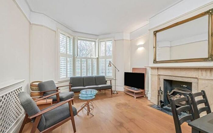 2 Bedroom Flat To Rent In Montagu Mansions, Marylebone, London, W1U