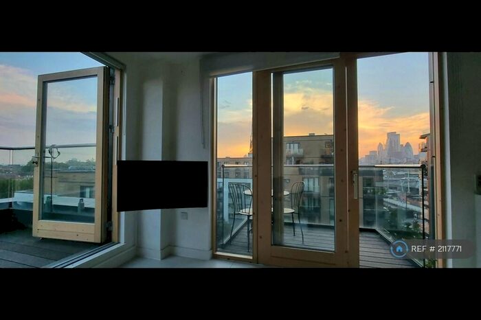 Studio To Rent In Binnacle House, London, E1W