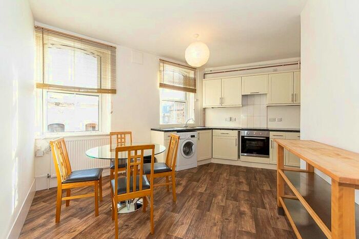 2 Bedroom Flat To Rent In South Lambeth Road, London, SW8