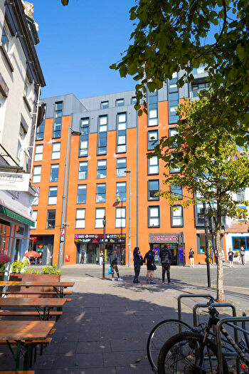 1 Bedroom Apartment For Sale In Fully Managed Liverpool Apartment, City Centre, L1