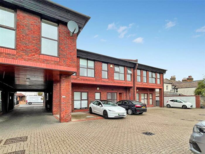 1 Bedroom Apartment For Sale In C Southlands Road, Bromley, BR2