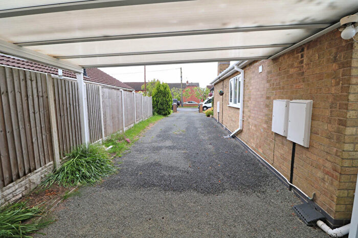 2 Bedroom Detached Bungalow For Sale In Akeferry Road, Westwoodside, DN9