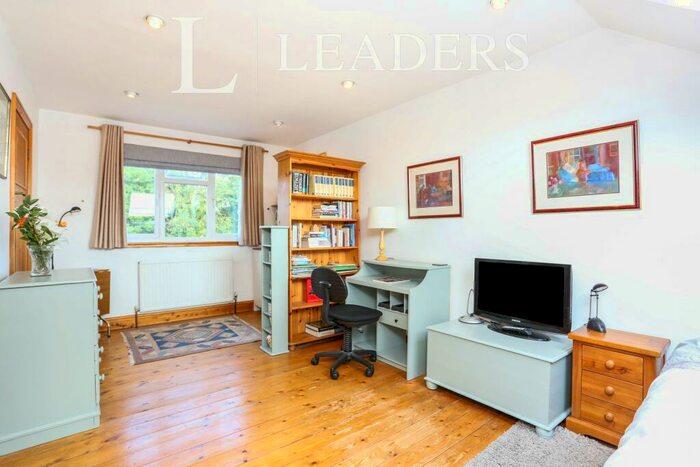 Studio To Rent In Forster Road, BR3