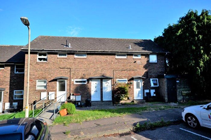 1 Bedroom Flat To Rent In Selworthy Close, Billericay, Essex, CM11