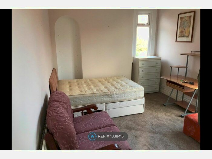 Studio To Rent In Park Road, Loughborough, LE11