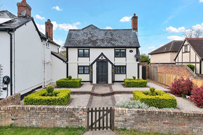 4 Bedroom Link Detached House For Sale In High Street, Guilden Morden, SG8