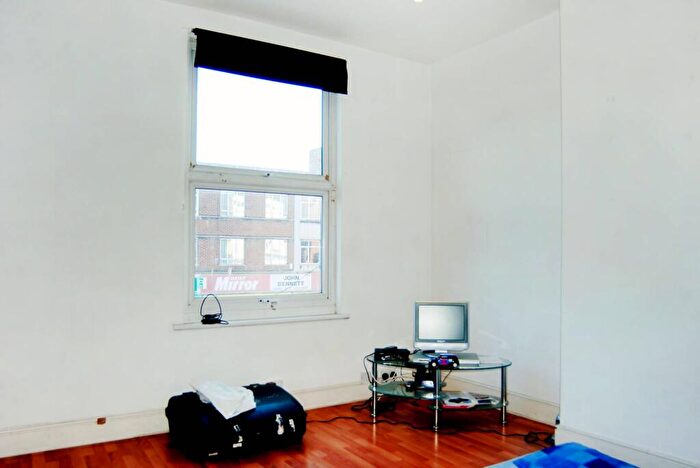 1 Bedroom Flat To Rent In Barking Road, Canning Town, London, E16
