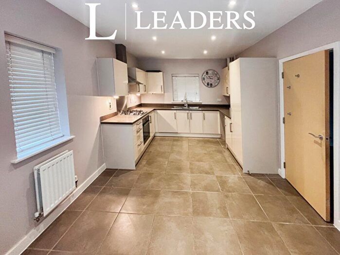 4 Bedroom Town House To Rent In Tanyard Place, CM20