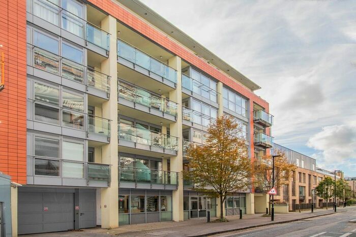 2 Bedroom Flat To Rent In Featherstone Street, London, EC1Y