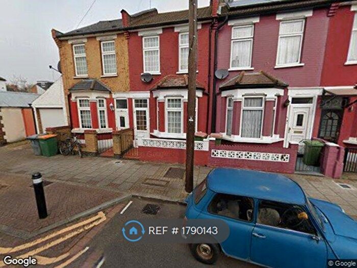 4 Bedroom Terraced House To Rent In Helena Road, London, E13