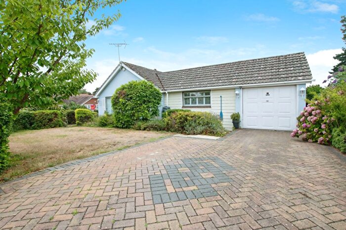 3 Bedroom Bungalow For Sale In Bushmead Drive, Ringwood, Hampshire, BH24