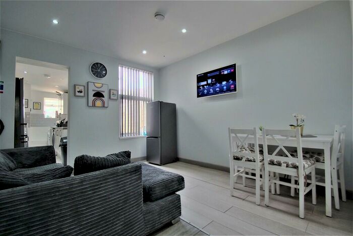 4 Bedroom Terraced House To Rent In Hollis Road, Coventry, CV3