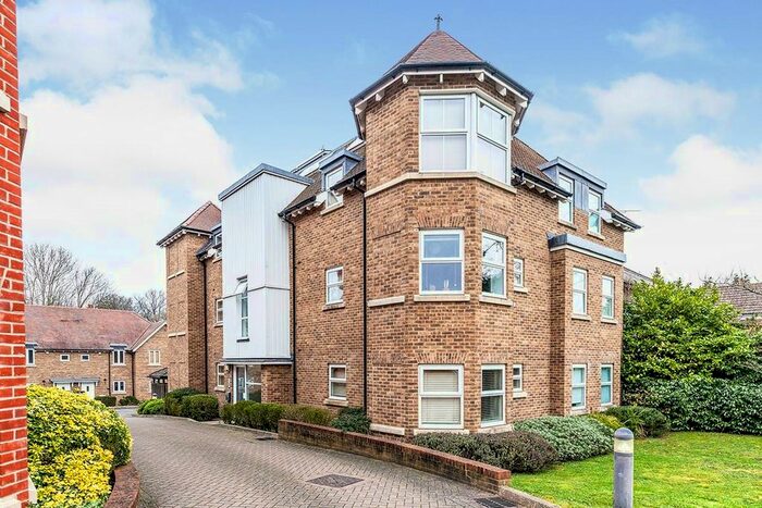 2 Bedroom Flat To Rent In King Johns Place Egham Hill, Egham, Surrey, TW20