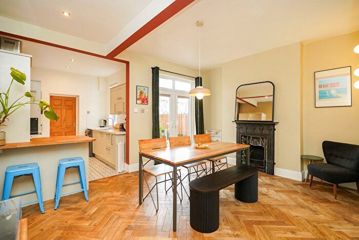 3 Bedroom Terraced House For Sale In Machon Bank Road, Sheffield, S7