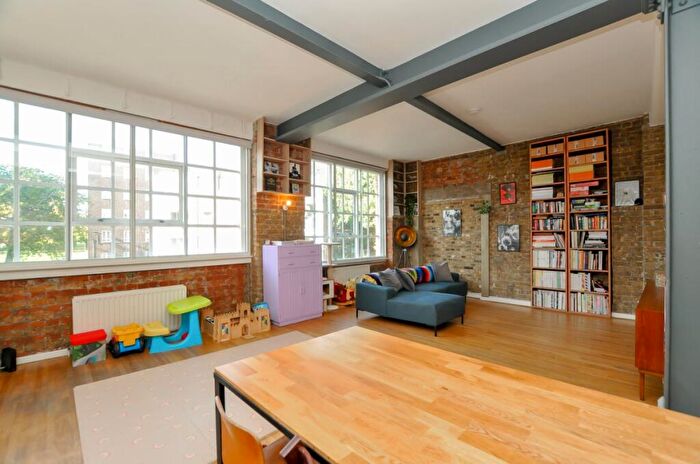 2 Bedroom Flat To Rent In Carysfort Road, Stoke Newington, N16