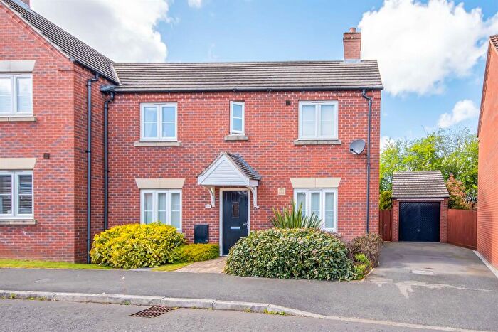 3 Bedroom Semi Detached House For Sale In Ironwood Avenue, Desborough, Kettering, NN14